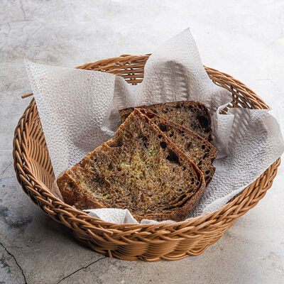 Хлеб чесночный черный в Coffee BOOM по цене 600 ₸