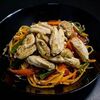 Соба с курицей в В КРУГУ ДРУЗЕЙ по цене 400