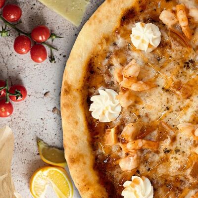 Пицца с креветками 32 см в Gagarina pizza по цене 1350 ₽