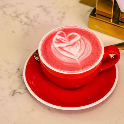 Розовый латте в СушиBox по цене 34000 ₽