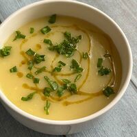 Картофельный суп-пюре с копченым маслом в Монтенегро