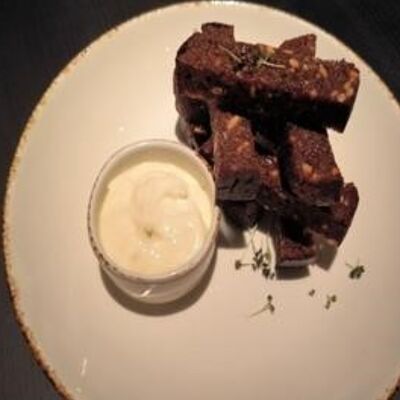 Гренки с чесночным соусом в Джентлмены по цене 460 ₽
