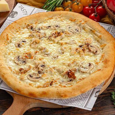 Пицца Курица с грибами Халяль в Плов Хаус по цене 935 ₽