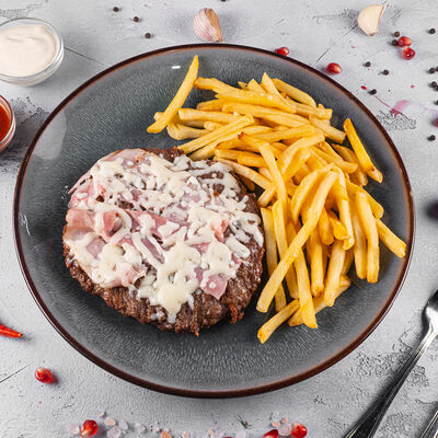 Плескавица шеф-гурме в Balkan Place по цене 578 ₽