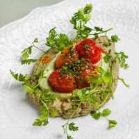 Крем из баклажанов с томатами и фетой в Grace Bistro