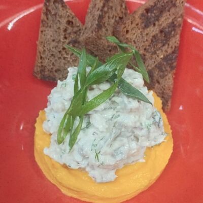 Тартар из копченой скумбрии в Эник Беник по цене 625 ₽