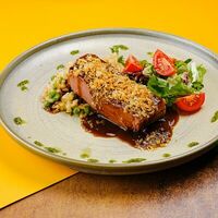 Томленая говяжья грудинка в Лебовски Пицца и Боулинг