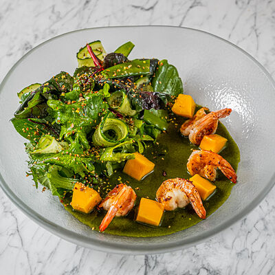 Креветки, манго и дрессинг кинза-лайм в Dragon по цене 1480 ₽