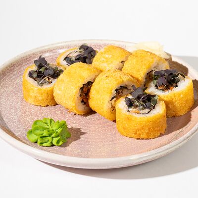 Ролл с лососем темпурный в Spicy no spicy по цене 680 ₽