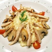 Феттуччине Альфредо с курицей в Travel Рестобар