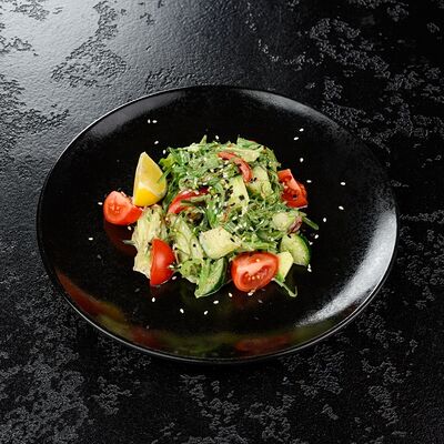 Салат чука с овощами в Суши Профи по цене 570 ₽