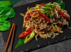 Лапша вок с говядиной и овощами в WokPho по цене 560 ₽