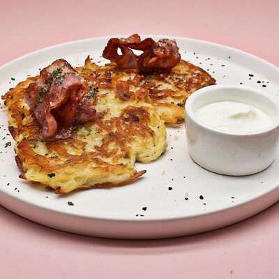 Драники с беконом в Еще одна кондитерская Академик по цене 690 ₽