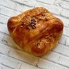 Слойка с творожным сыром и оливками в Very Coffee по цене 160