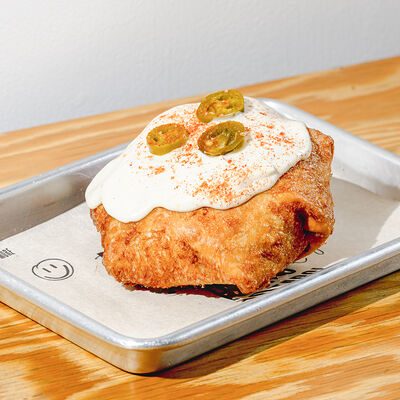 Суприм начос с сырным соусом в SALUT! по цене 780 ₽