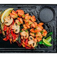 Креветки в кисло-сладком соусе с овощами хибачи в Багс Банни от кафеМафия