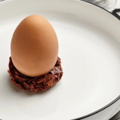 Яйцо из ванильного мусса с бананом и маракуйейв Benedict breakfast & lounge по цене 600 ₽