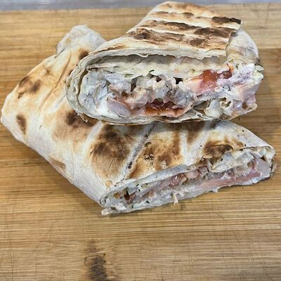 Шаурма с курицей в На углях 48 по цене 250 ₽