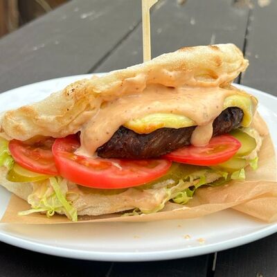 Сэндвич со стейком в Come in pub по цене 1159 ₽