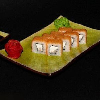 Филадельфия с креветкой в Favorite Sushi по цене 861 ₽