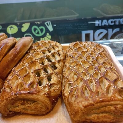 Кулебяка с мясом 400 г в Кондитерская-пекарня Смайлик по цене 350 ₽