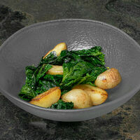 Мини-картофель со шпинатом в Sigma