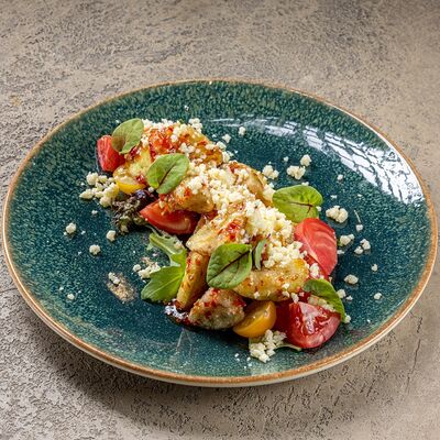 Салат с баклажанами и сулугуни в Тестория по цене 690 ₽