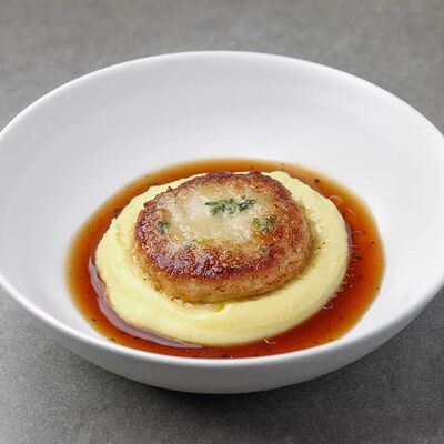 Куриная котлета с запеченным картофельным пюре в 321 Club by Novikov по цене 800