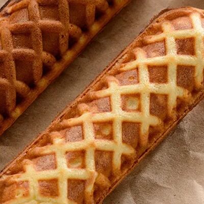 Корн-дог с сосискойв Братик Томатик по цене 229 ₽