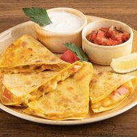 Кесадия с курицей в El sol