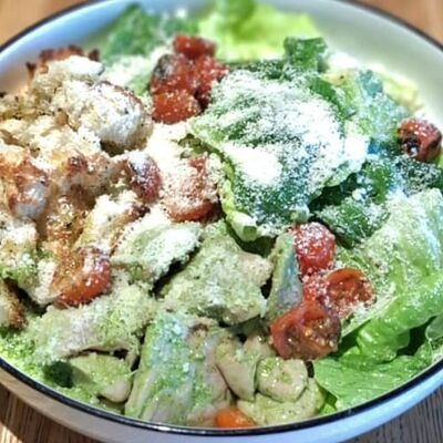 Салат Романо с цыпленком в Tony Pizzoni по цене 796 ₽