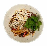 Говядина в соусе хойсин с ореховым соусом в Urban Ramen