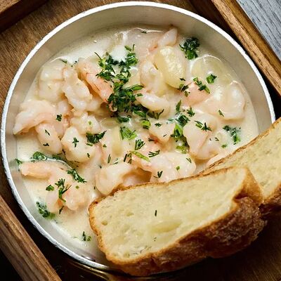 Креветки в сырном соусе в Chester по цене 858 ₽