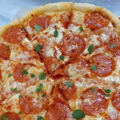 Пицца Пепперони Италия в Brooklyn Pizza по цене 699 ₽