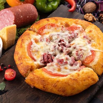 Пицца-мини с колбасой в Шашлык юга Краснодар по цене 470 ₽