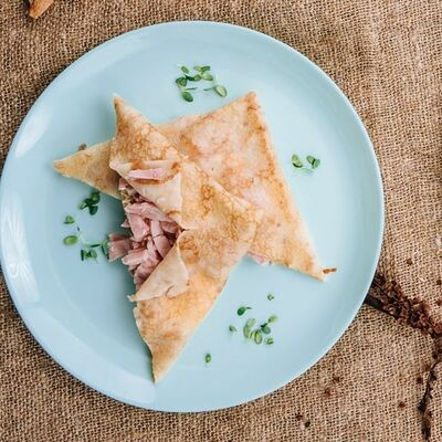 Блины с ветчиной и сыром в Кафе-парк Теремок по цене 190 ₽