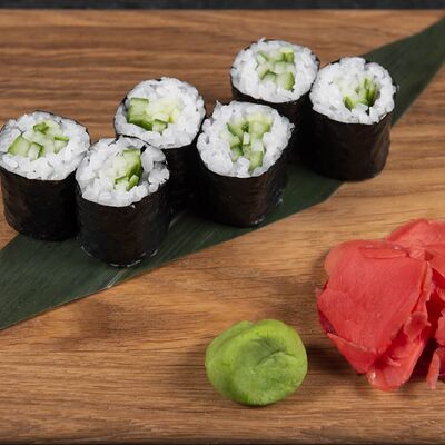 Маки с огурцом в Soju по цене 290 ₽