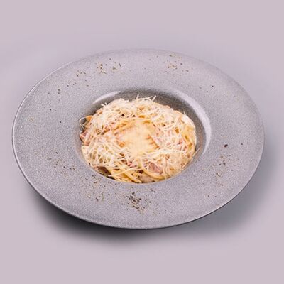 Спагетти Четыре сырав Crazy Brothers! 4-х этажная Пицца по цене 650 ₽