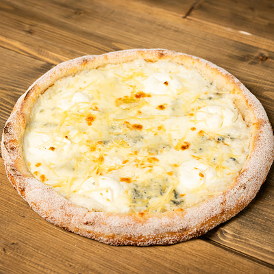 Пицца Четыре сыра в In Tasty по цене 700 ₽