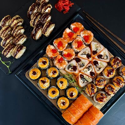 Пятница сет 56шт в СУШИ ДВИЖ по цене 3700 ₽