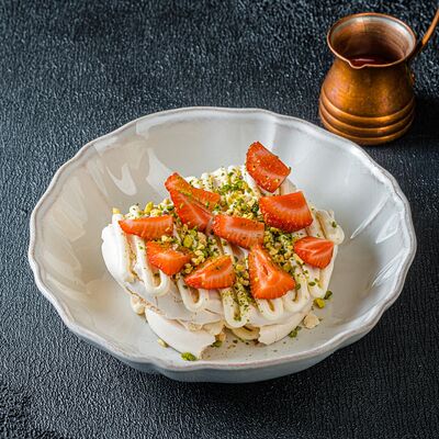 Павлова с манго в Florentini City Café по цене 890 ₽