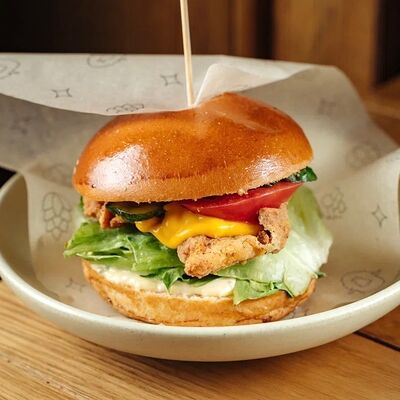 Бургер Цезарь в Гент по цене 750 ₽