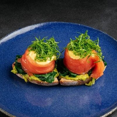 Рояль с лососем и авокадо в Техникум по цене 790 ₽