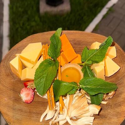 Сырная тарелка в Хан Булак по цене 790 ₽