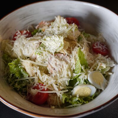 Цезарь с курицей в Рандеву по цене 520 ₽