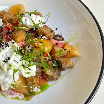 Салат с хрустящим баклажаном в Культурный код по цене 820 ₽