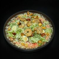 Цезарь с креветками в Перец