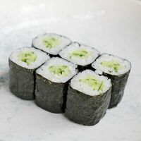 Ролл с огурцом в Sea-Тория