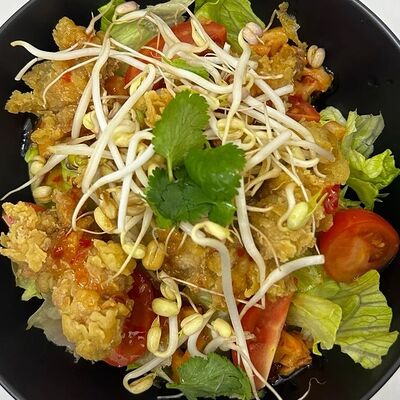 Салат Айсберг с курицей в Данмен по цене 460 ₽