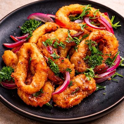 Фрито каламари по-тайскив Fisha Raw Bar & Grill по цене 650 ₽